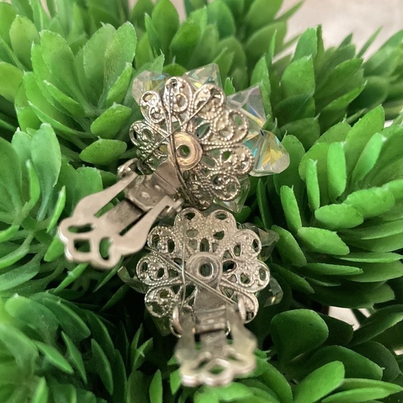 Vintage Aurora Borealis Glass Bead Clip on Earrings. Excellent Condition - Picture 3 of 5